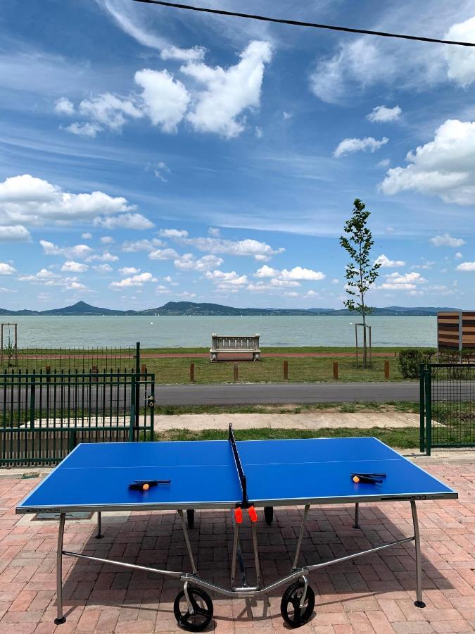 Exclusive Beachfront Villa Fonyód Eksteriør bilde